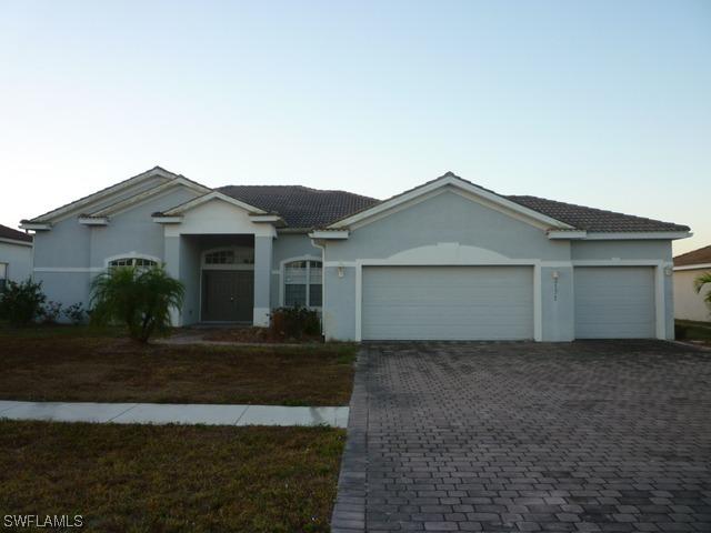 2171 Grove Dr., Naples, FL 34120