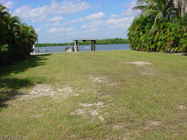 379 Seminole Way, Fort Myers Beach, FL 33931