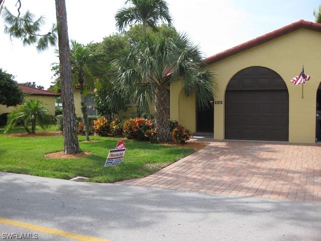 1016 Forest Lakes Dr., Naples, FL 34105