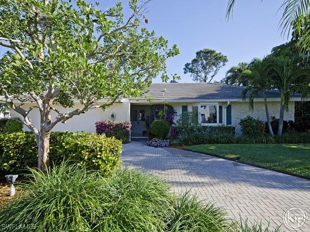 527 Devils Ln., Naples, FL 34103