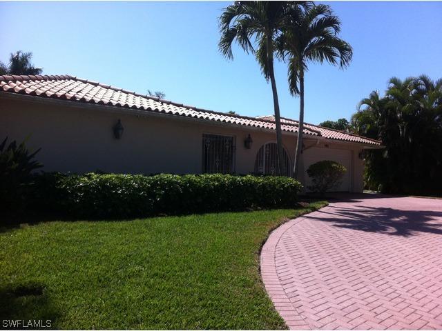 140 Golf Dr., Naples, FL