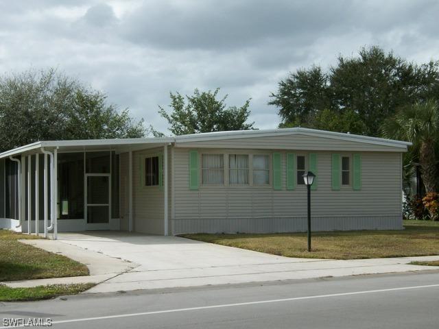 535 Charlemagne Blvd., Naples, FL 34112