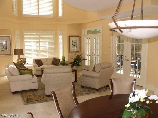 590 4th Ave., Naples, FL 34102