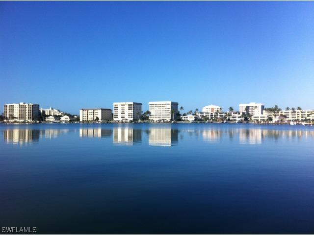 2805 Leeward Ln., Naples, FL 34103