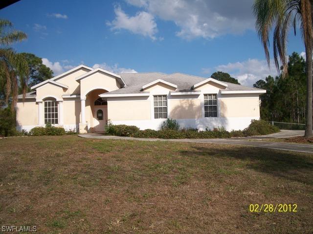 910 Rush Ave., Lehigh Acres, FL