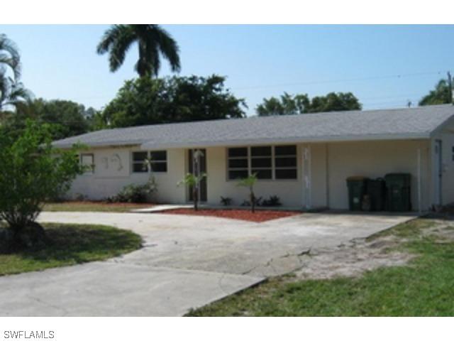 3864 Coconut Cir., Naples, FL 34104