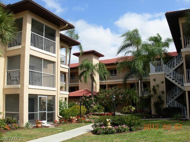 1025 Foxfire Ln. #301, Naples, FL 34104