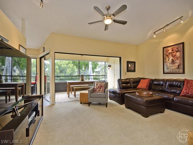 927 8th Ave., Naples, FL 34102