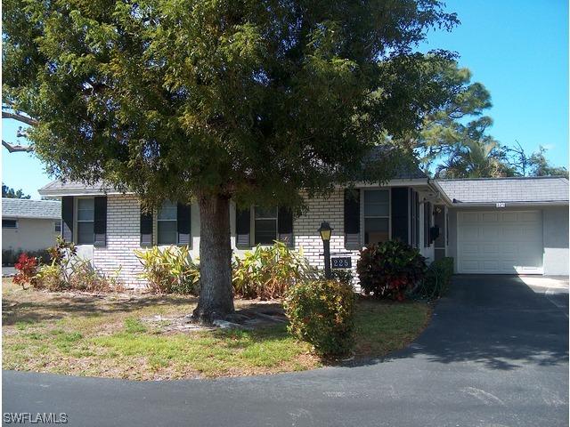 225 Georgetown Blvd. #25, Naples, FL 34112