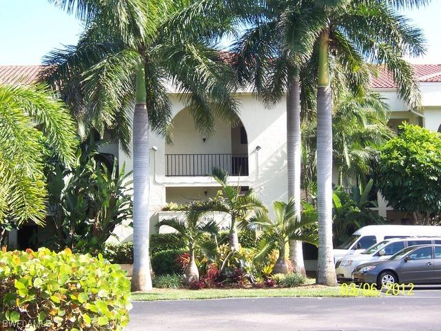 700 Valley Stream Dr., Naples, FL