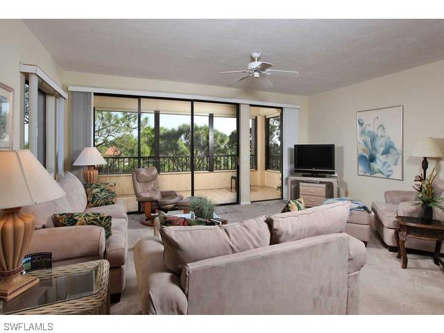 6520 Valen Way #C-405, Naples, FL