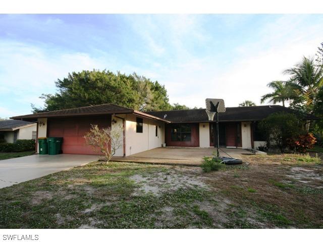 225 Pebble Beach Cir., Naples, FL 34113