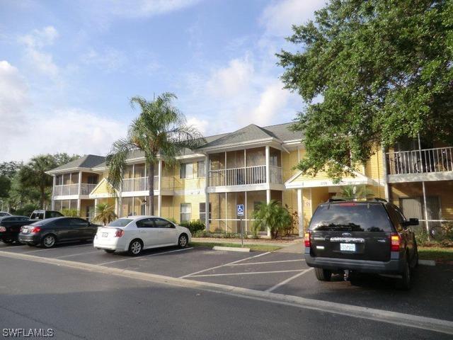 2770 Fountain View Cir. #105, Naples, FL