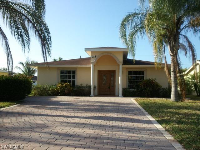 712 100th Ave., Naples, FL