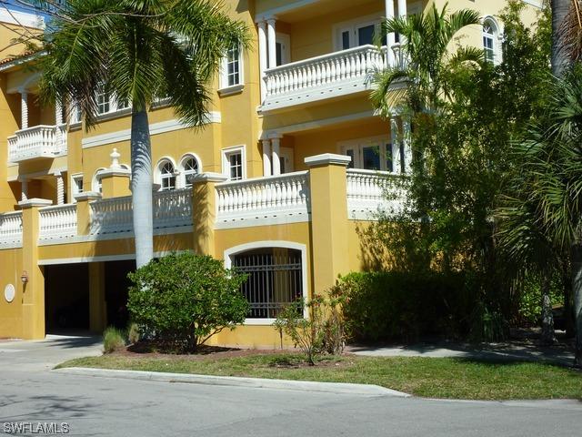 623 6th Ave. #B-205, Naples, FL 34102