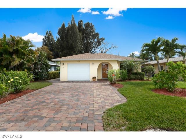 614 101st Ave., Naples, FL 34108