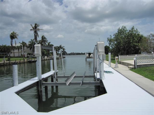 521 Alameda Ct., Marco Island, FL