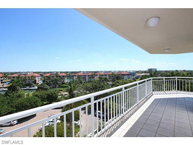4255 Gulf Shore Blvd. #402, Naples, FL 34103