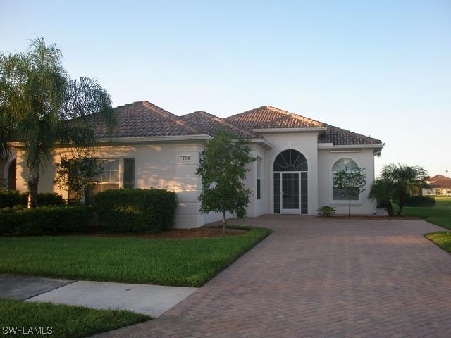 2294 Heydon Cir., Naples, FL 34120