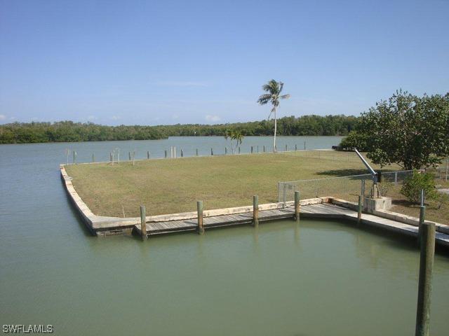 301 Pear Tree Ave., Goodland, FL 34140