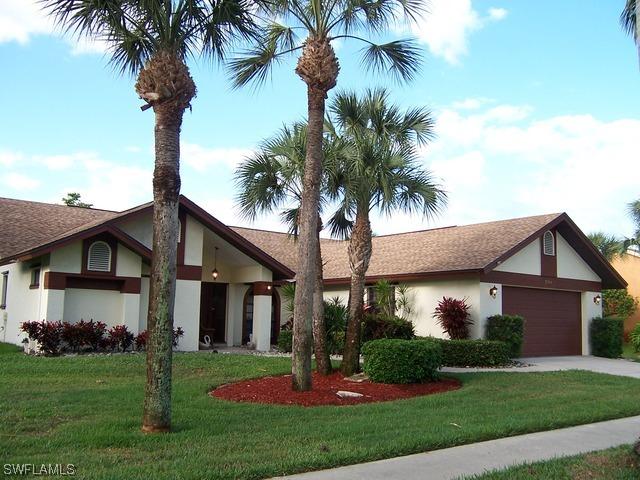 2394 Outrigger Ln., Naples, FL 34104
