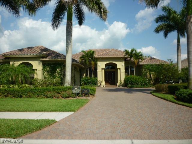 7528 Treeline Dr., Naples, FL