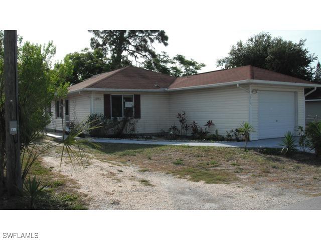 27161 Pine Ave., Bonita Springs, FL