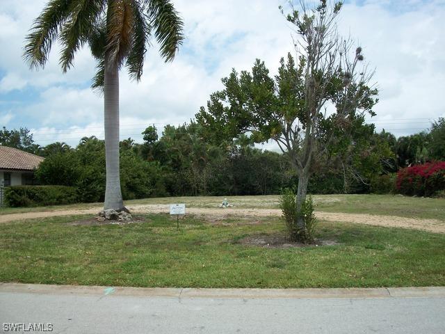 627 Binnacle Dr., Naples, FL 34103