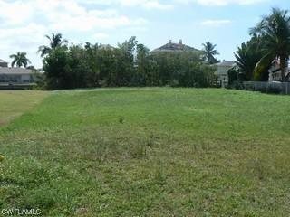 286 Heron Ave., Naples, FL 34108