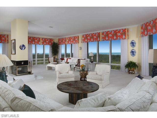 13105 Vanderbilt Dr., Naples, FL 34110