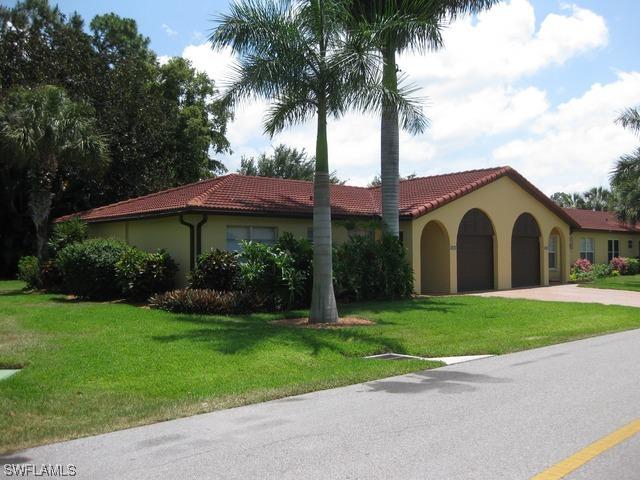 1082 Forest Lakes Dr., Naples, FL 34105