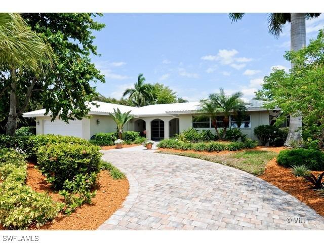 3740 Parkview Way, Naples, FL 34103