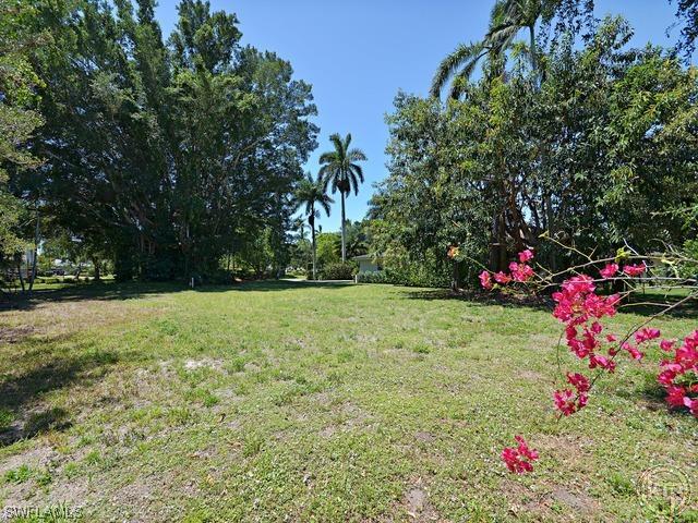 401 Bowline Dr., Naples, FL