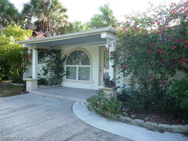 1172 Parkway Dr., Naples, FL 34104