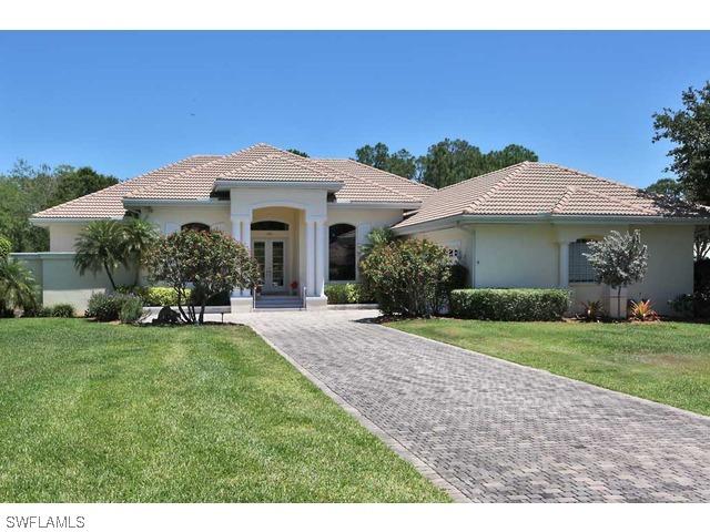 7330 Stonegate Dr., Naples, FL 34109