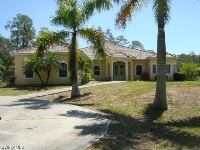 270 Logan Blvd., Naples, FL 34119