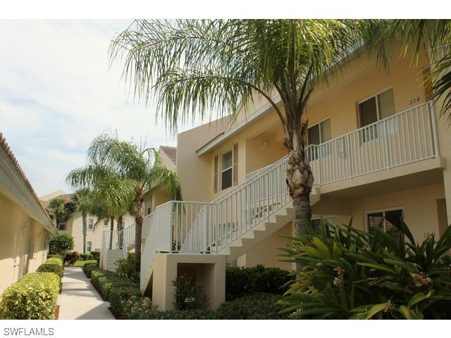 422 Valerie Way, Naples, FL 34104