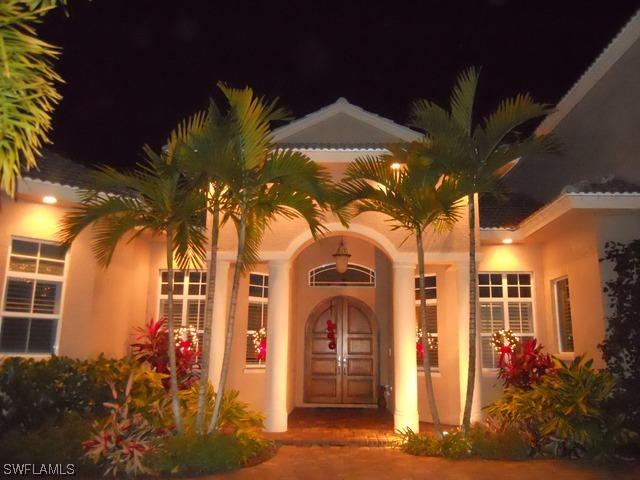 668 Binnacle Dr., Naples, FL