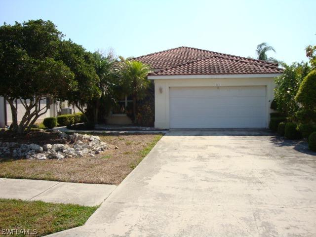 200 Sabal Lake Dr., Naples, FL 34104