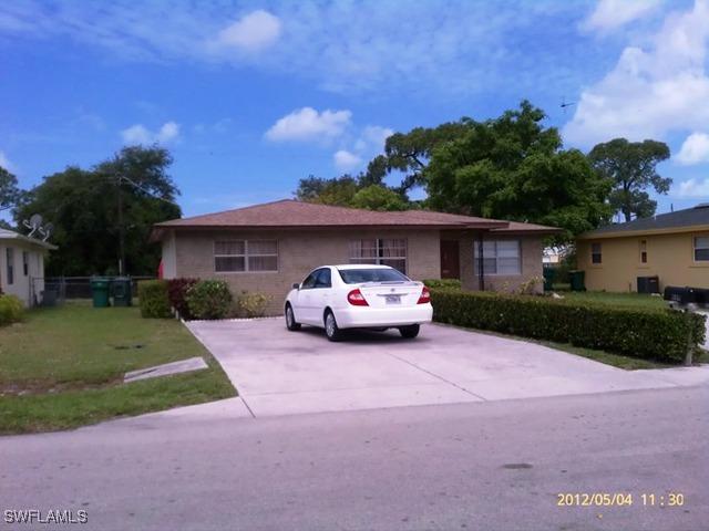 989 San Remo Ave., Naples, FL