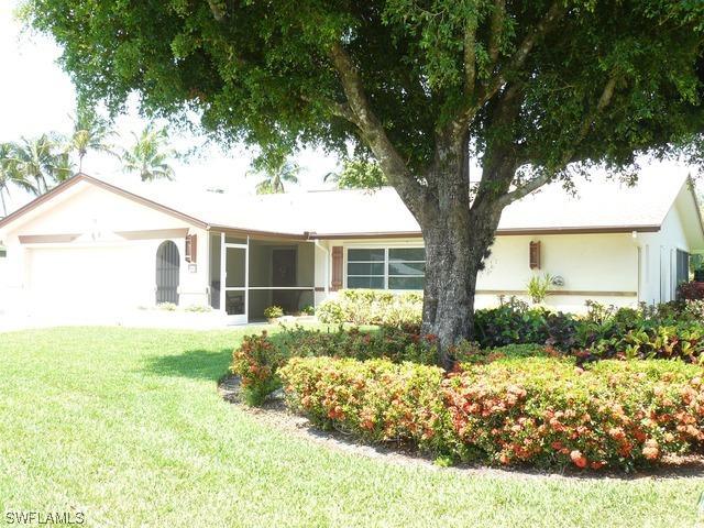 301 Bay Meadows Dr., Naples, FL 34113