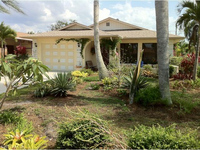 638 95th Ave., Naples, FL 34108