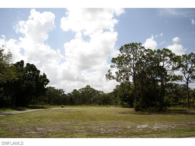 32 Caribbean Rd., Naples, FL