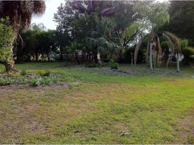 144 Erie Dr., Naples, FL 34110