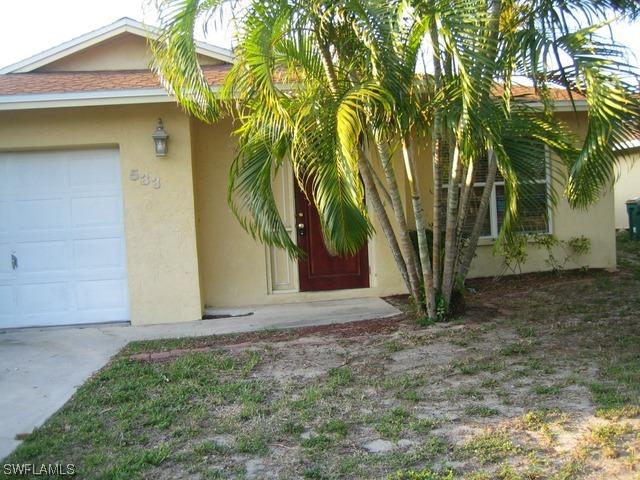 533 104th Ave., Naples, FL 34108