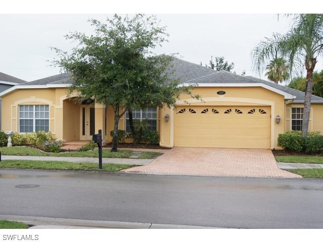 357 Sweet Bay Ln., Naples, FL