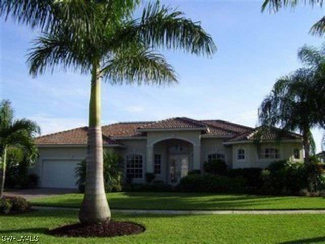 2242 Grove Dr., Naples, FL
