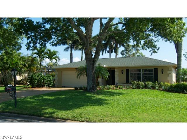 249 Pine Valley Cir., Naples, FL 34113