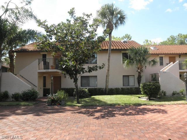 3207 Horse Carriage Way #6, Naples, FL