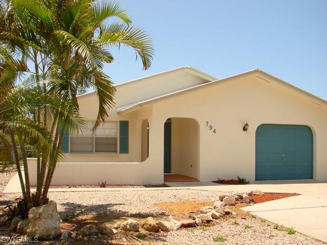 794 105th Ave., Naples, FL 34108